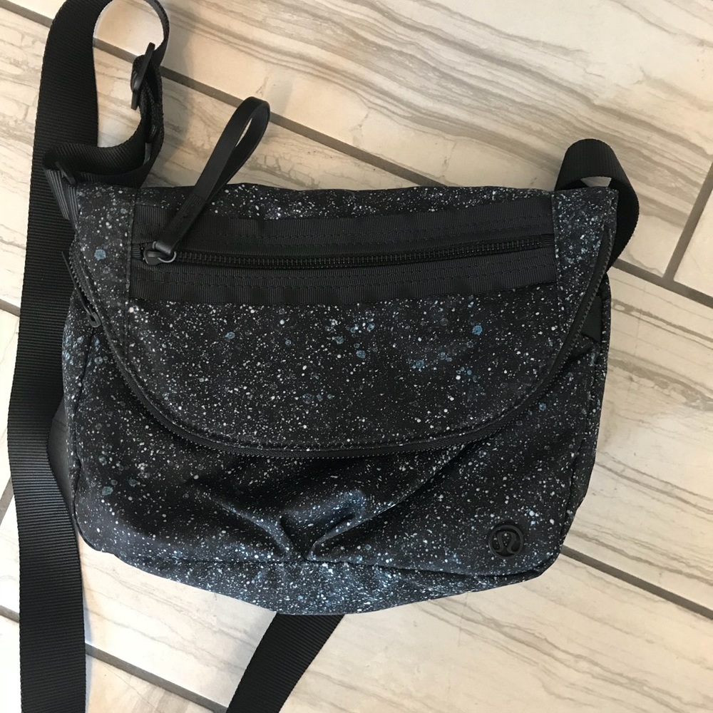 Lululemon festival bag
